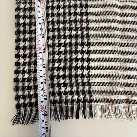 FRAAS | Black & White / Grey Reversible Blanket Wrap / Scarf - Picture 16 of 16